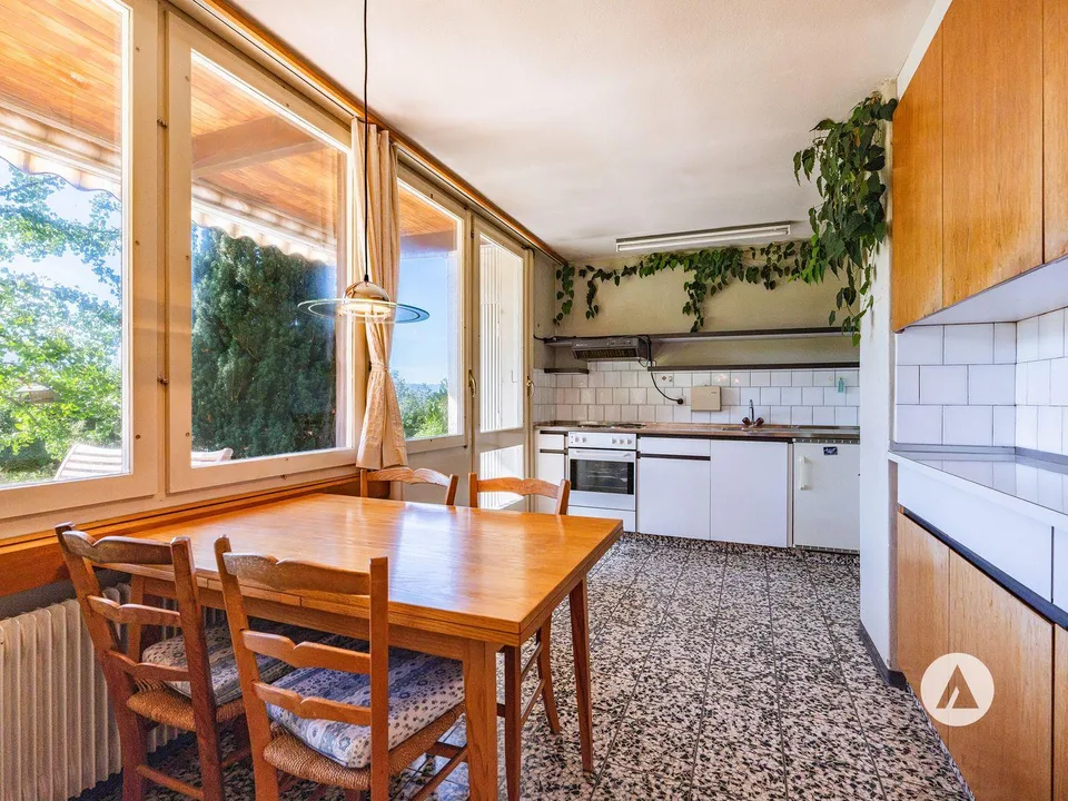 Ein Zuhause voller Geschichte, umgeben von Wald und See – foto 7 di 13