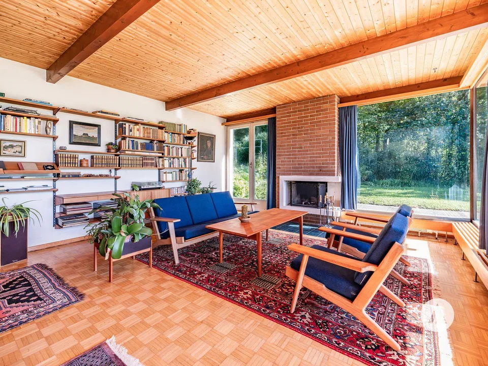 Ein Zuhause voller Geschichte, umgeben von Wald und See – foto 5 di 13