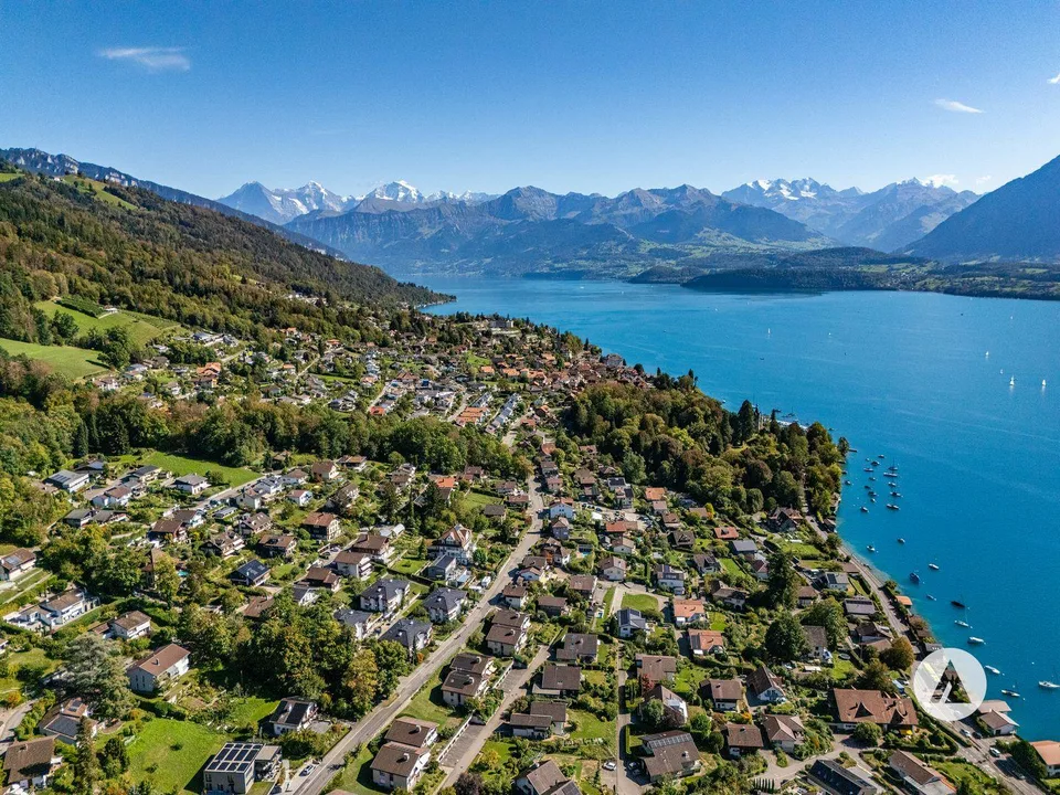 Ein Zuhause voller Geschichte, umgeben von Wald und See – foto 11 di 13
