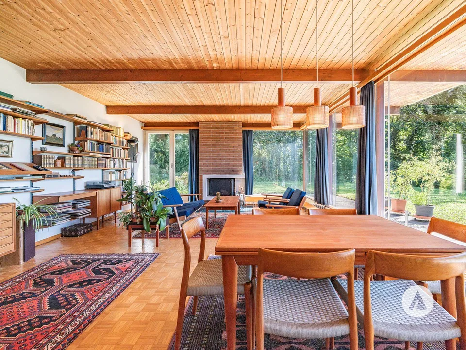 Ein Zuhause voller Geschichte, umgeben von Wald und See – foto 4 di 13