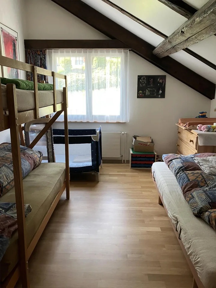 Charmantes 3-Familienhaus in Trin-Dorf – Wohnen, Vermieten und Ferien – Foto 9 von 17