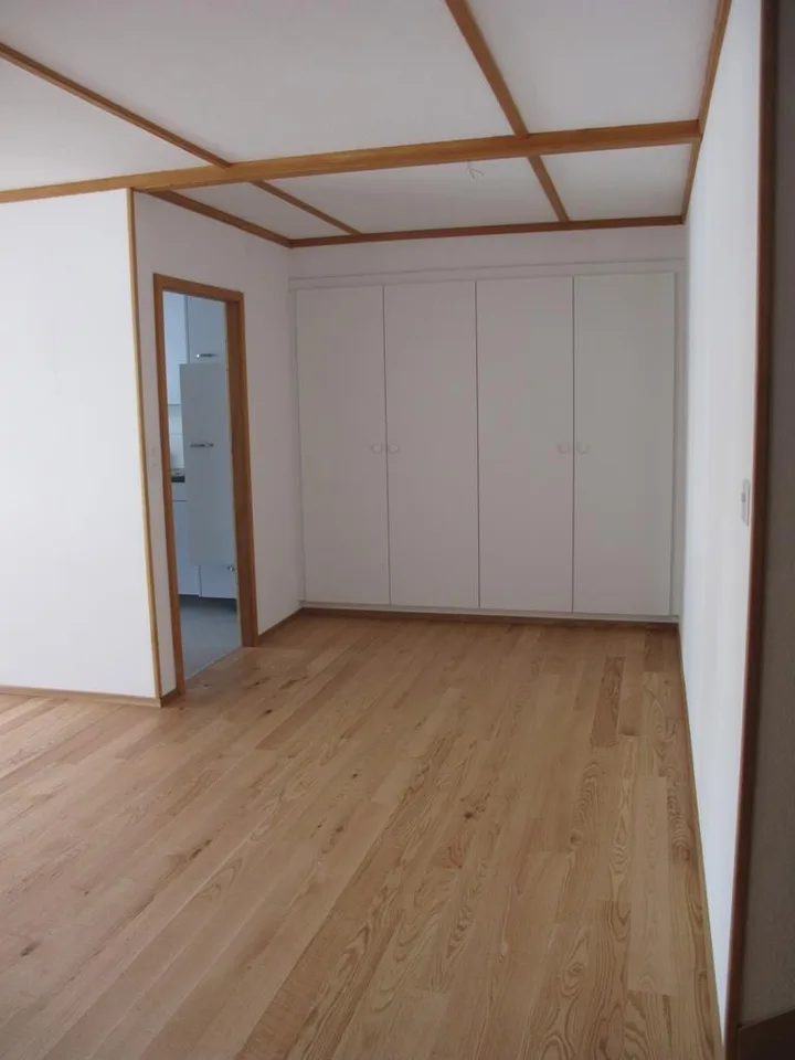 Charmantes 3-Familienhaus in Trin-Dorf – Wohnen, Vermieten und Ferien – Foto 13 von 17