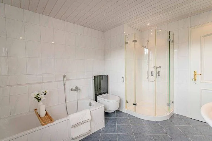 ROSA HAUS. GRÜNER GARTEN. BESONDERES ZUHAUSE. – Foto 6 von 8