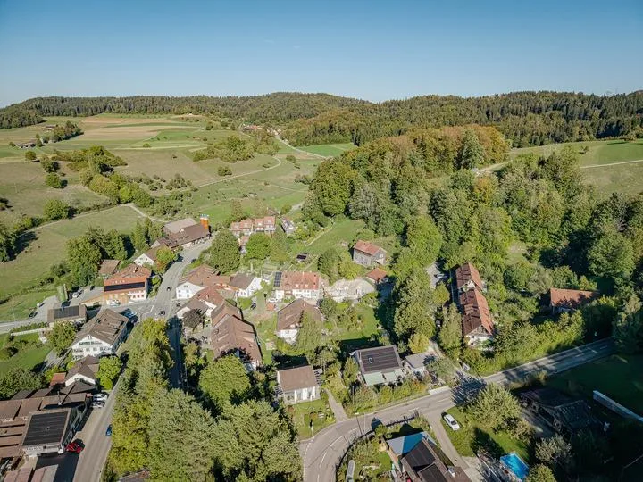 OPPORTUNITÄT BEI WINTERTHUR: MEHRFAMILIENHAUS MIT MASSIVER BAULANDR... – photo 7 sur 8
