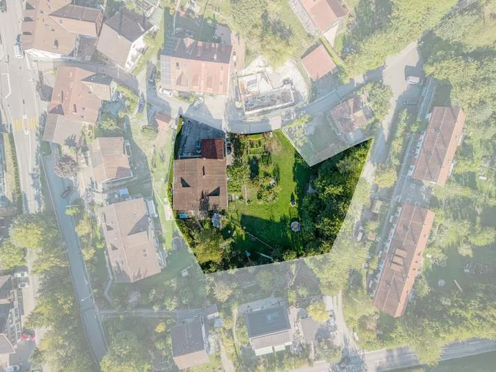 OPPORTUNITÄT BEI WINTERTHUR: MEHRFAMILIENHAUS MIT MASSIVER BAULANDR... – photo 3 sur 8