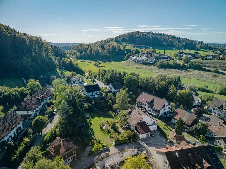 OPPORTUNITÄT BEI WINTERTHUR: MEHRFAMILIENHAUS MIT MASSIVER BAULANDR... – photo 2 sur 8