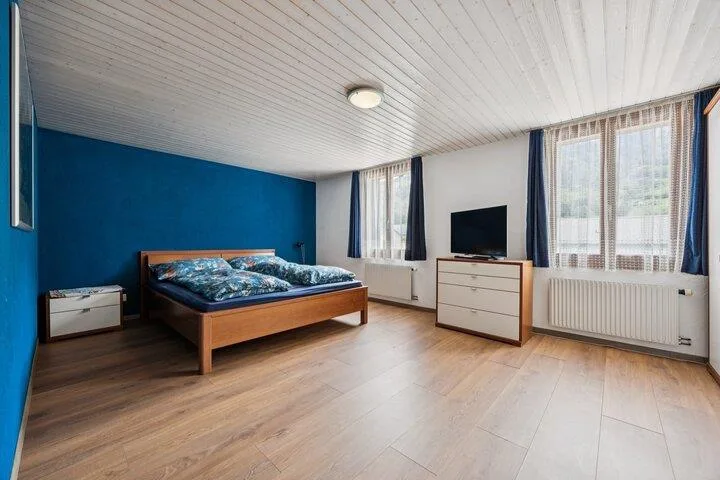 VILLA UNIFAMILIARE DI 6,5 STANZE CON VISTA SULLE MONTAGNE DI SAN GALLO – foto 4 di 8