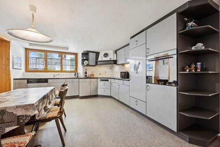 VILLA UNIFAMILIARE DI 6,5 STANZE CON VISTA SULLE MONTAGNE DI SAN GALLO – foto 3 di 8