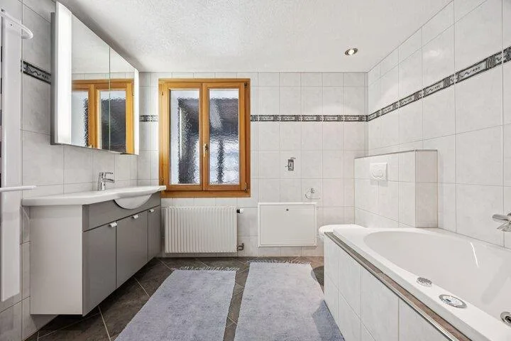 VILLA UNIFAMILIARE DI 6,5 STANZE CON VISTA SULLE MONTAGNE DI SAN GALLO – foto 5 di 8