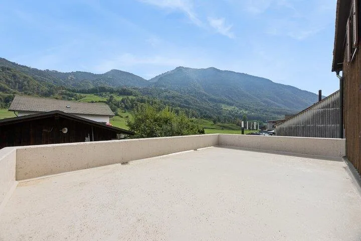 VILLA UNIFAMILIARE DI 6,5 STANZE CON VISTA SULLE MONTAGNE DI SAN GALLO – foto 6 di 8