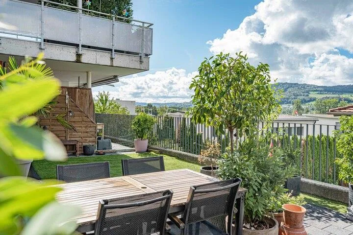 VIVRE AVEC UNE TERRASSE DE 85 M² PRÈS DU HALLWILERSEE – photo 7 sur 8