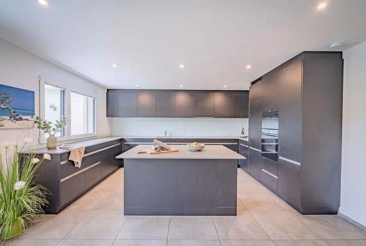 MERVEILLE SPACIEUSE QUASI NEUVE AVEC 219 M² DE SURFACE HABITABLE – photo 4 sur 8