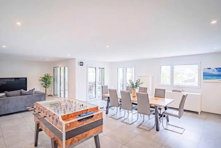 MERVEILLE SPACIEUSE QUASI NEUVE AVEC 219 M² DE SURFACE HABITABLE – photo 3 sur 8
