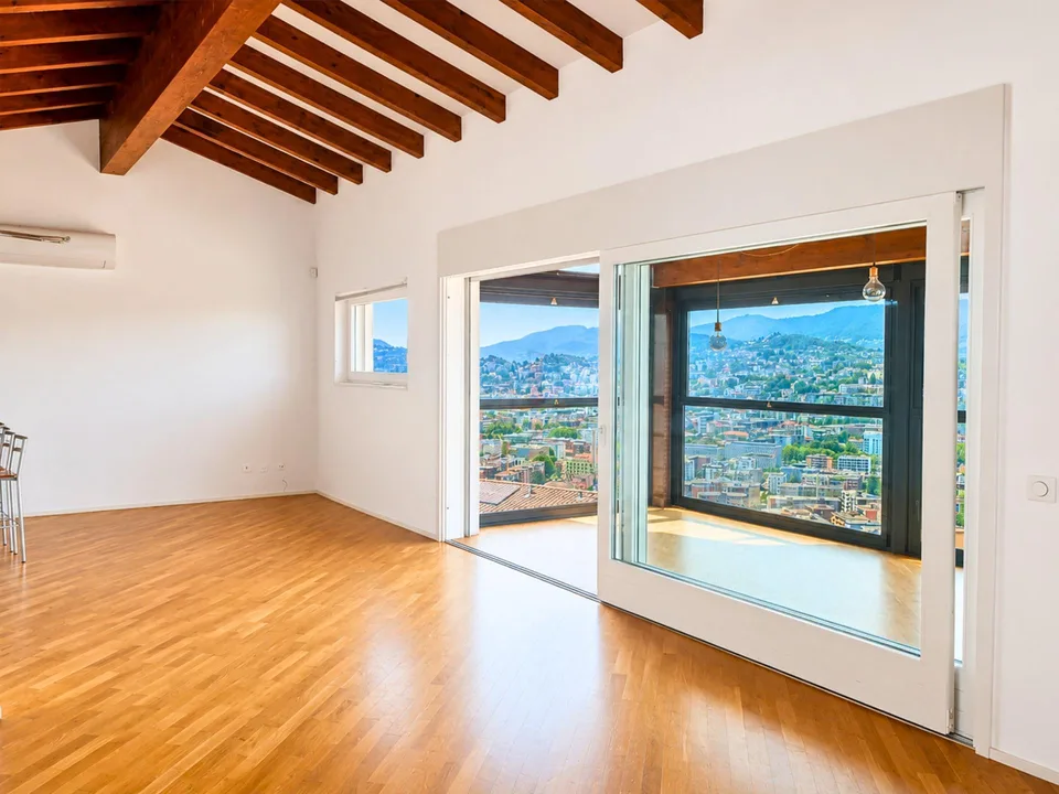 IHRE WOHNUNG IN EINER EXKLUSIVEN GEGENDE MIT TEILWEISEM SEEBLICK – Foto 3 von 13