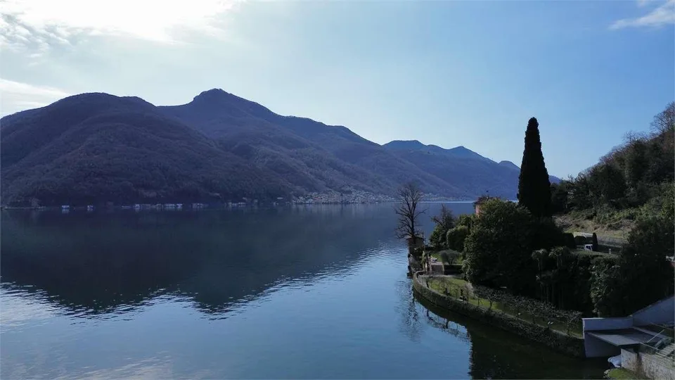 Magnifica villa moderna direttamente a lago da personalizzare – Foto 12 von 13