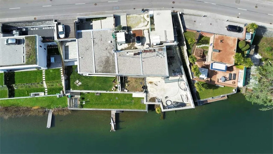 Magnifica villa moderna direttamente a lago da personalizzare – Foto 9 von 13