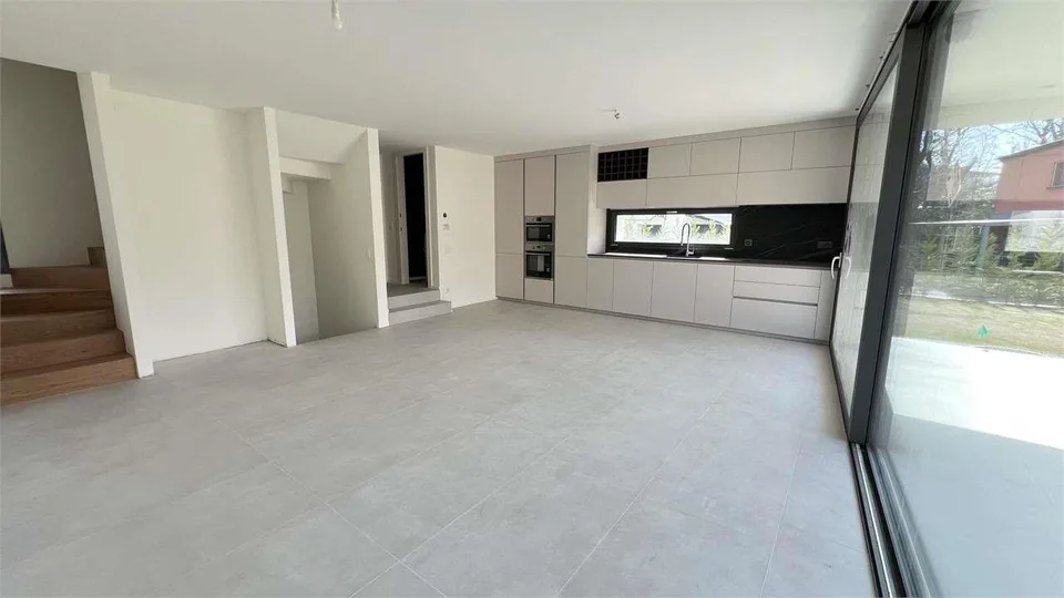 NUOVO 4,5 LOCALI CON GIARDINO IN ZONA RISERVATA – Foto 10 von 13