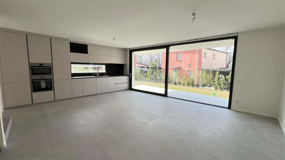 NUOVO 4,5 LOCALI CON GIARDINO IN ZONA RISERVATA – Foto 11 von 13
