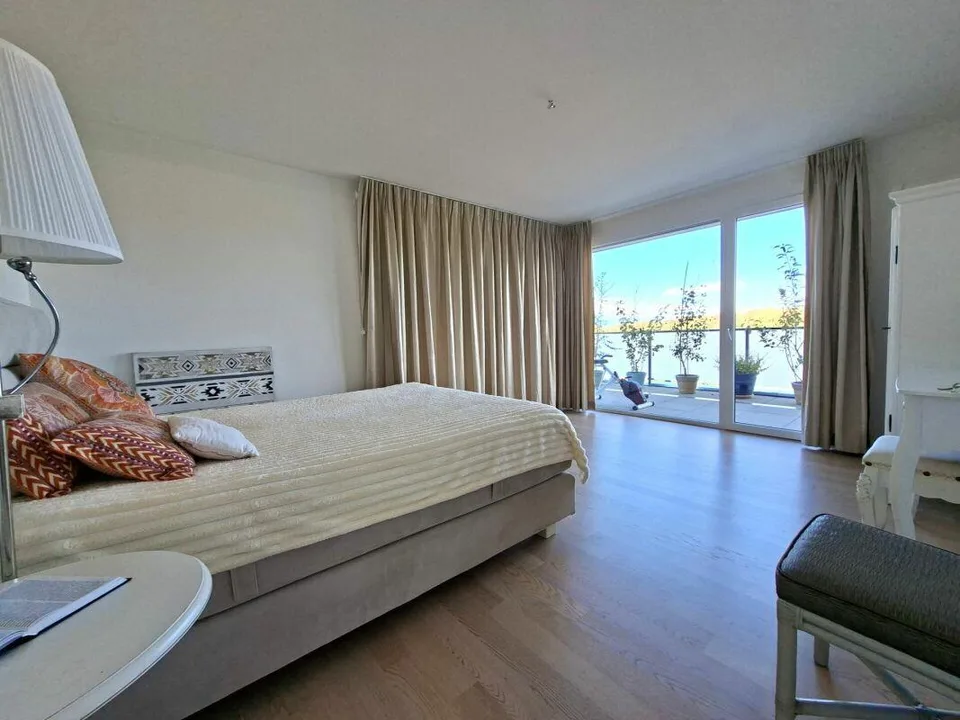 Einzigartige 5.5-Zimmer-Attika-Wohnung mit Blick ins Grüne – Foto 4 von 10