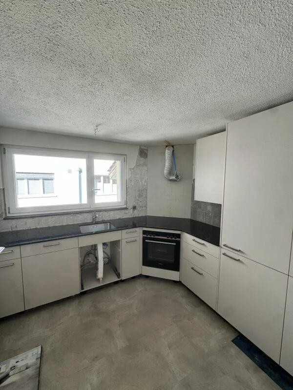 Bright 4½-room apartment with new kitchen and new bathroom – photo 3 of 6