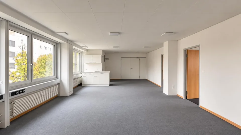Espace de bureau de 100m² dans la maison Metropol – photo 2 sur 6