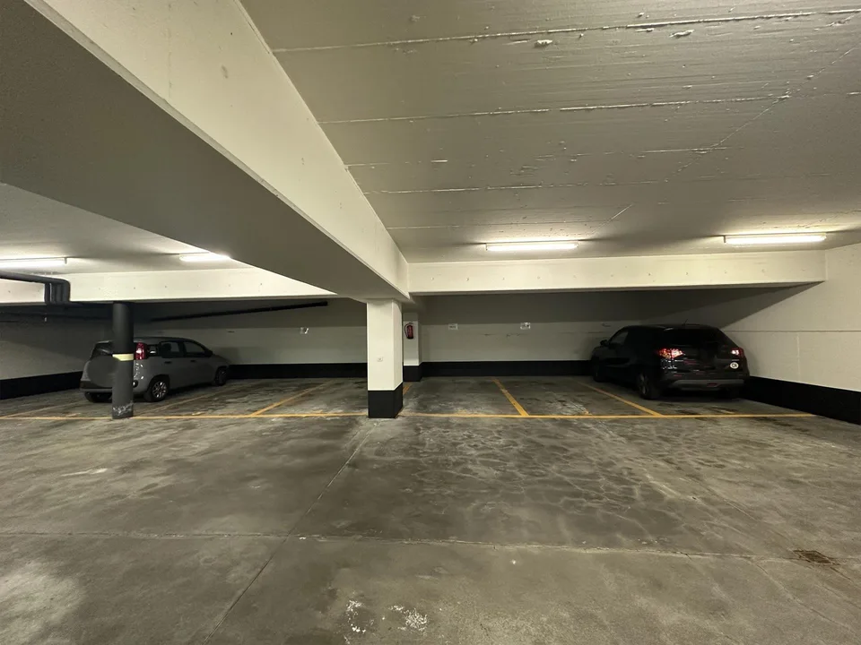 AFFITTASI LUMINOSO E PANORAMICO UFFICIO ZONA SEMI CENTRO – Foto 9 von 10