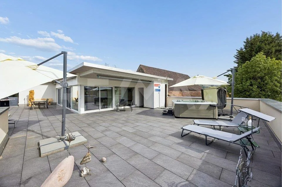 Appartement d'attique exclusif avec accès direct par ascenseur & grande terrasse sur le toit – photo 2 sur 13