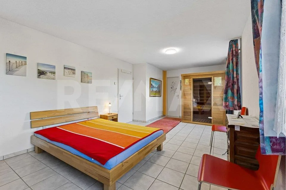 Idillio residenziale soleggiato con vista panoramica e giardino progettato con cura – foto 12 di 13