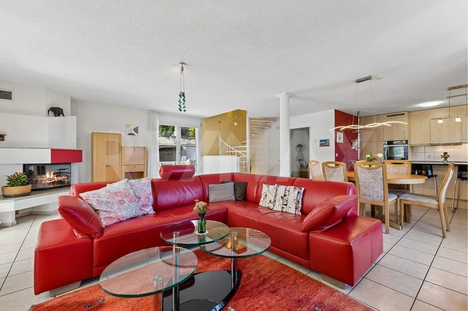 Idillio residenziale soleggiato con vista panoramica e giardino progettato con cura – foto 5 di 13