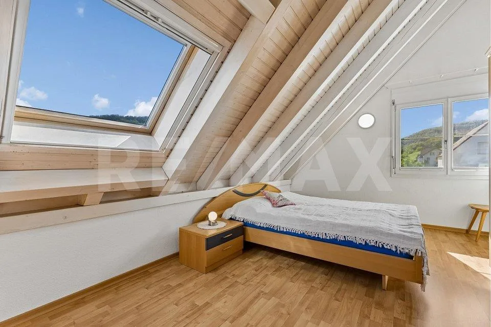 Idillio residenziale soleggiato con vista panoramica e giardino progettato con cura – foto 8 di 13