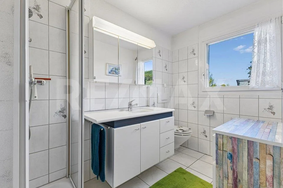 Idillio residenziale soleggiato con vista panoramica e giardino progettato con cura – foto 13 di 13