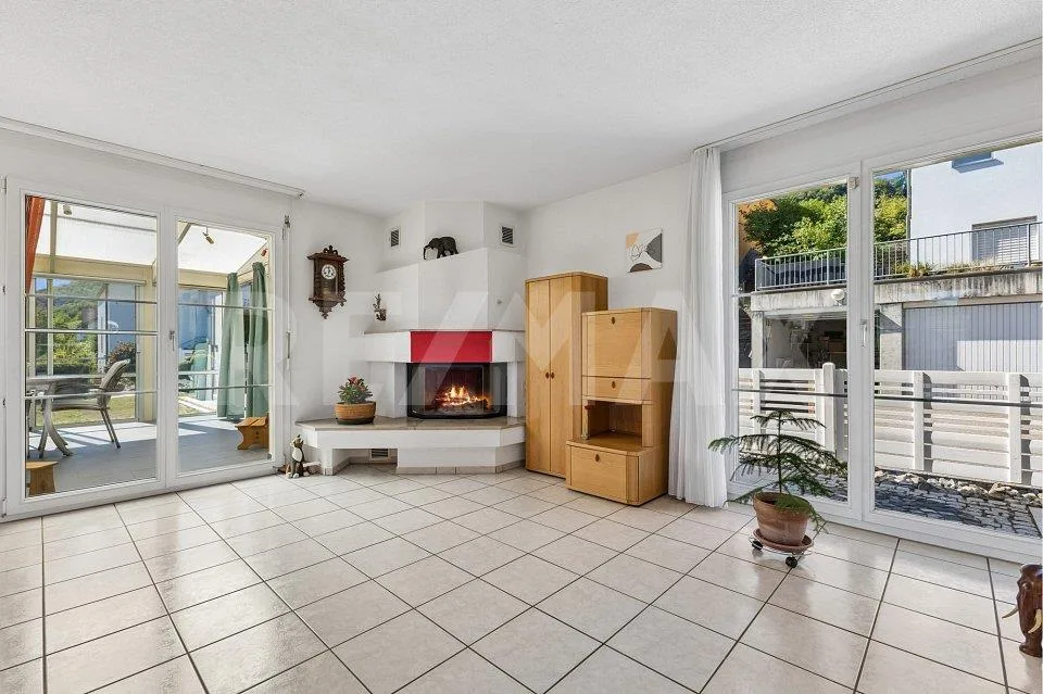 Idillio residenziale soleggiato con vista panoramica e giardino progettato con cura – foto 3 di 13