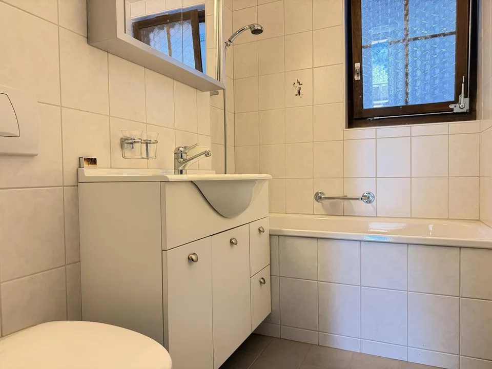 Heimelige 2½-Zimmer-Wohnung mit herrlicher Bergsicht in Grindelwald – photo 6 sur 14