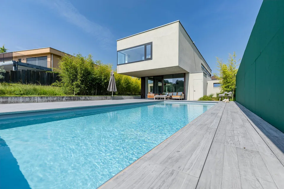 Exklusives Zuhause mit Pool an zentraler Lage. – photo 2 sur 6
