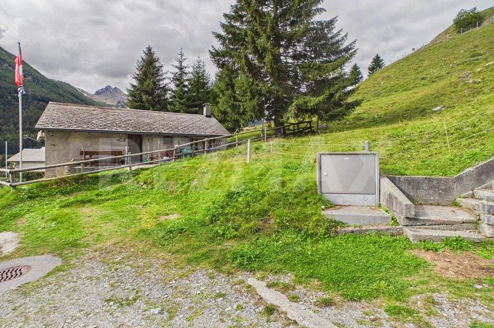 Grigioni - Terreno edificabile con vista panoramica sulle montagne – foto 10 di 13