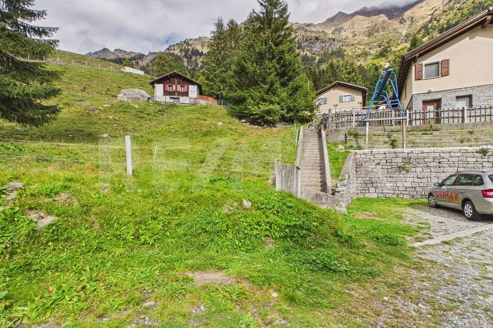 Grigioni - Terreno edificabile con vista panoramica sulle montagne – foto 12 di 13