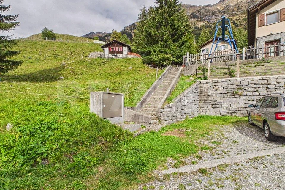 Grigioni - Terreno edificabile con vista panoramica sulle montagne – foto 13 di 13