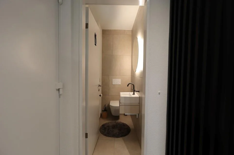 Moderne 5.5-Zimmer-Doppelhaushälfte – foto 8 di 13