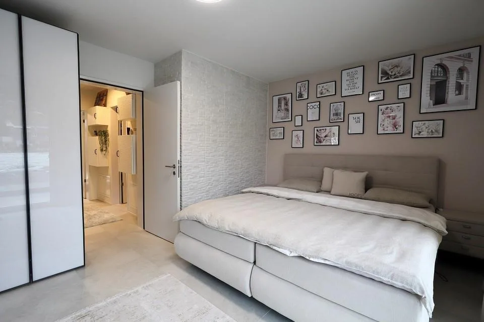Moderne 5.5-Zimmer-Doppelhaushälfte – foto 9 di 13