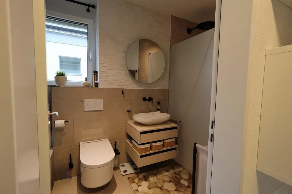 Moderne 5.5-Zimmer-Doppelhaushälfte – foto 12 di 13