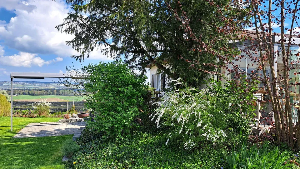 Charmantes EFH mit Aussicht und Potenzial in Schönholzerswilen – Foto 3 von 22