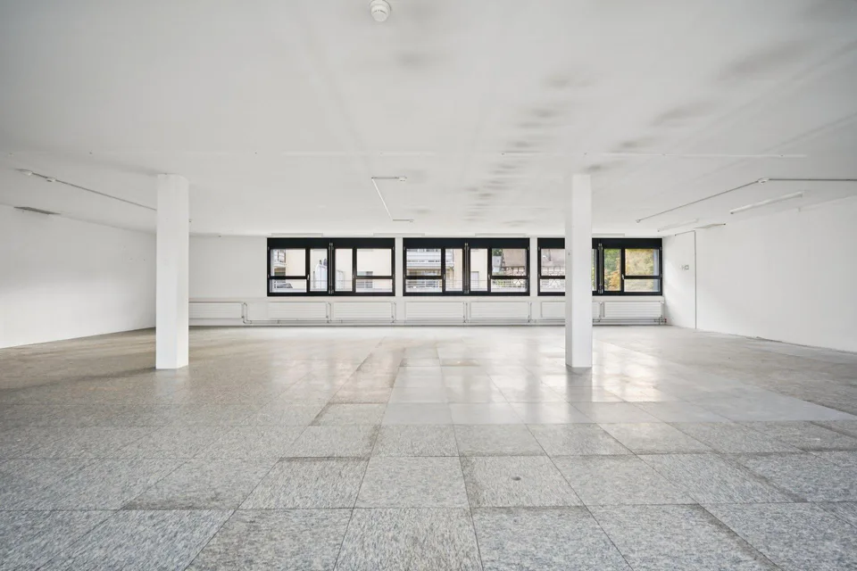 Spazio commerciale attraente per una scuola di danza o uno studio di fitness – foto 6 di 9
