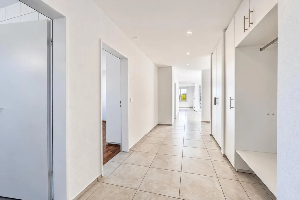 Wohnen mit Weitblick - attraktive 4.5-Zimmer-Wohnung im 1. Obergesc... – Foto 6 von 13