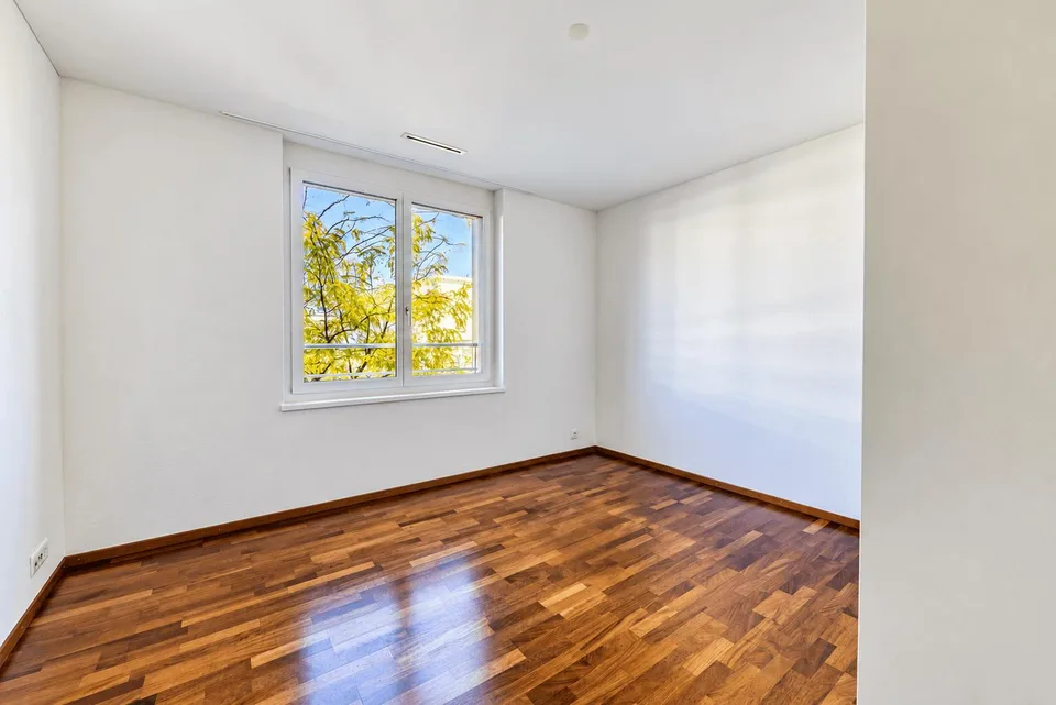 Wohnen mit Weitblick - attraktive 4.5-Zimmer-Wohnung im 1. Obergesc... – Foto 9 von 13