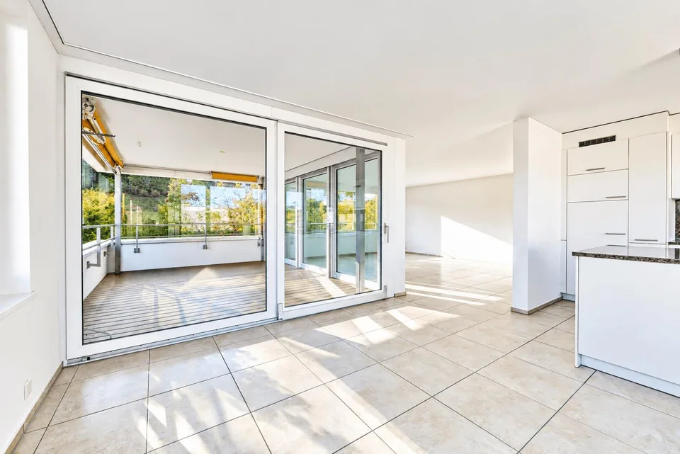 Wohnen mit Weitblick - attraktive 4.5-Zimmer-Wohnung im 1. Obergesc... – Foto 5 von 13