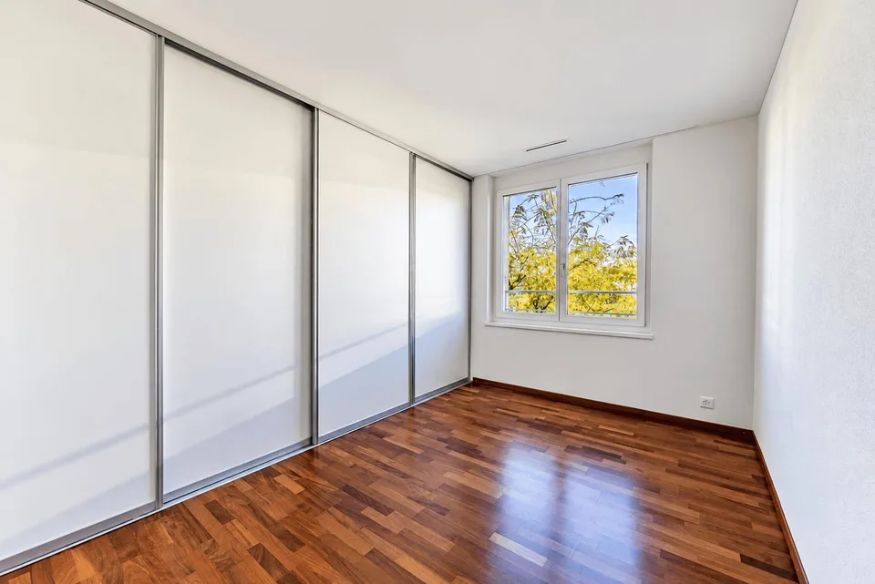 Wohnen mit Weitblick - attraktive 4.5-Zimmer-Wohnung im 1. Obergesc... – Foto 10 von 13