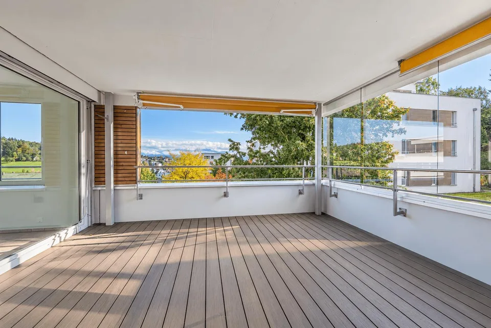 Wohnen mit Weitblick - attraktive 4.5-Zimmer-Wohnung im 1. Obergesc... – Foto 12 von 13