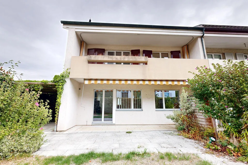 Maison jumelée de 5,5 pièces dans un quartier calme – photo 2 sur 13