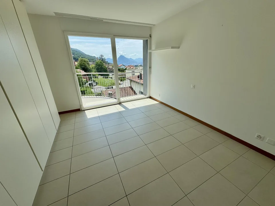 CADRO – ELEGANTE RESIDENZA CON GIARDINO PRIVATO, GARAGE DOPPIO – Foto 17 von 20