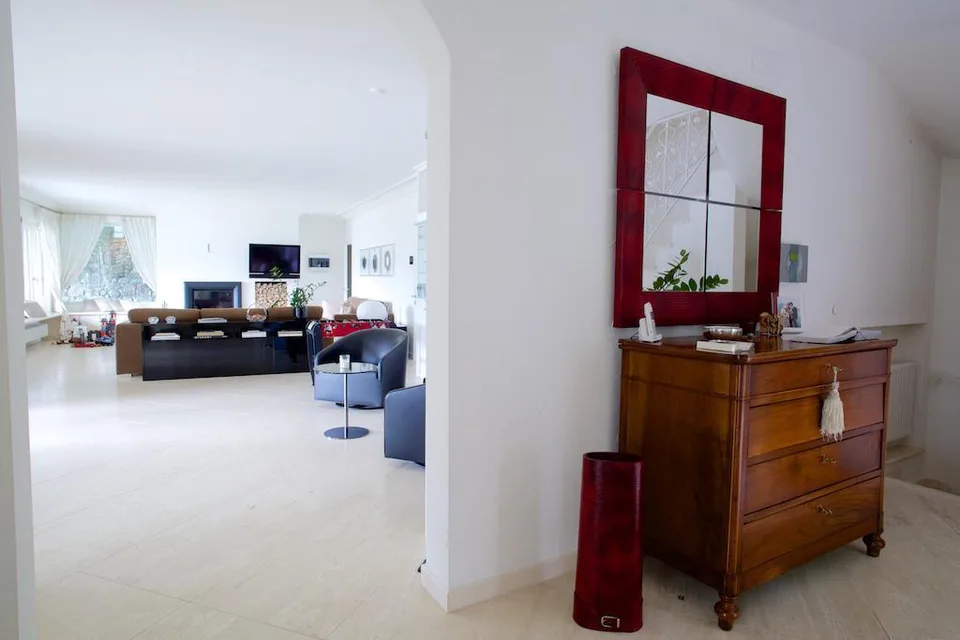 Elegante villa di prestigio con spettacolare vista lago – Foto 10 von 11